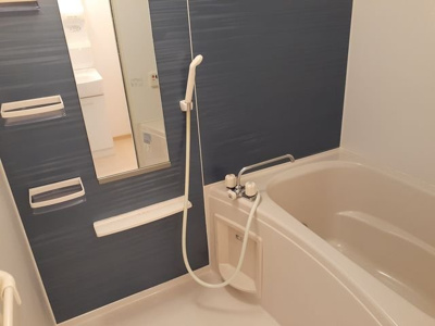 【浴室】 | チェリー・ブロッサムⅠ | お風呂です