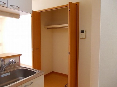 【収納】 | メゾン・カルムⅠ | 小物を収納するのに便利です