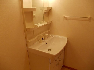 【洗面所】 | メゾン・カルムⅠ | 使いやすい洗面所です