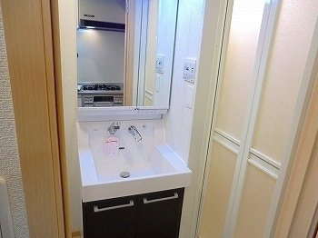 【洗面所】 | アクロポリスⅤ | 使いやすい洗面所です