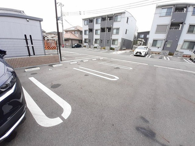 【駐車場】 | スタービレⅤ | 駐車スペースもあります