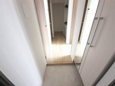 【玄関】 | スタービレⅤ | 収納もある玄関です