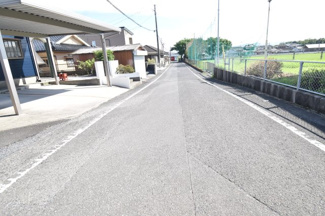 【前面道路含む現地写真】 | 鹿屋市札元1丁目　中古戸建