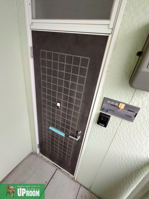 サニーサイドコーポ外堀の玄関