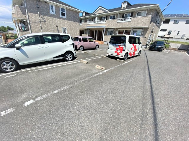 サンリットＢの駐車場