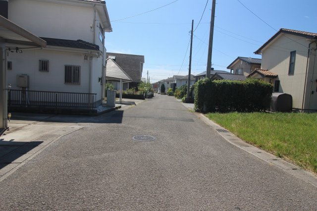 栃木市平柳町3丁目の前面道路含む現地写真