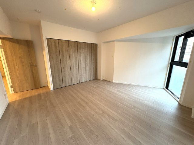 サニークレスト宝塚の洋室