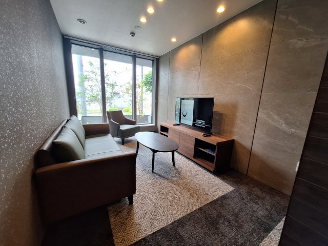 (シニア限定)Calme　westのロビー|タクシーやご家族が待てるエントランスロビー