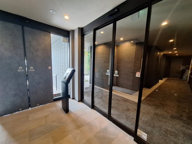 (シニア限定)Calme　westのエントランス