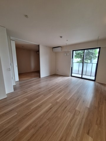 (シニア限定)Calme　westの居間・リビング|13帖リビング