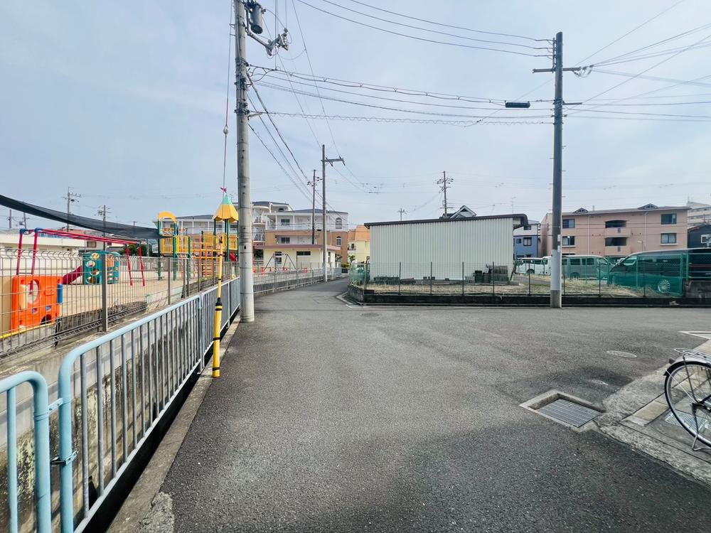 星田5丁目　中古一戸建ての前面道路含む現地写真|■物件内覧・資金計画相談・住宅ローン相談、リフォーム相談、お問合せ受付中■
※当日・翌日のご内覧、ご相談はお電話でのお問合せがスムーズです！