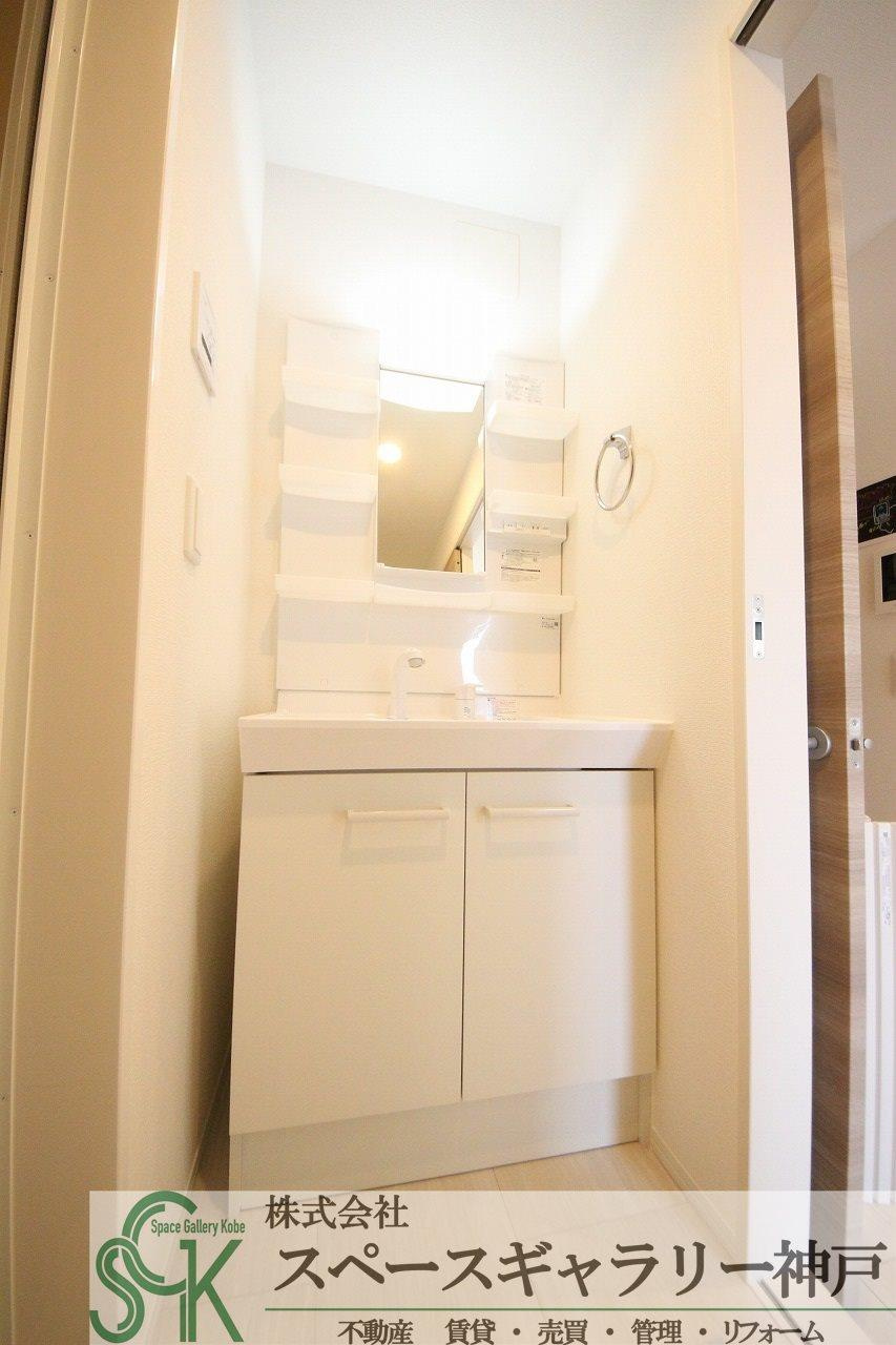 ルートサンヨウの洗面所|※お部屋により仕様が異なる場合があります。