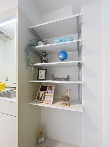 グレース都島の収納|可動式棚の収納がございます。お好みの高さに調整できます。