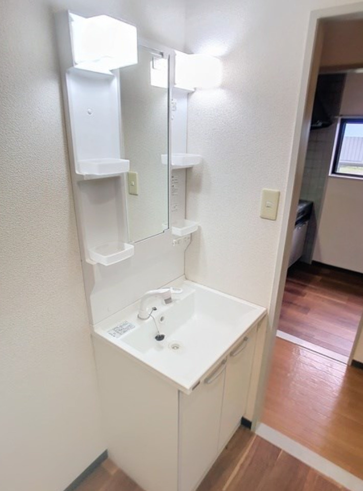 草津市笠山3丁目　一棟売マンションの独立洗面台