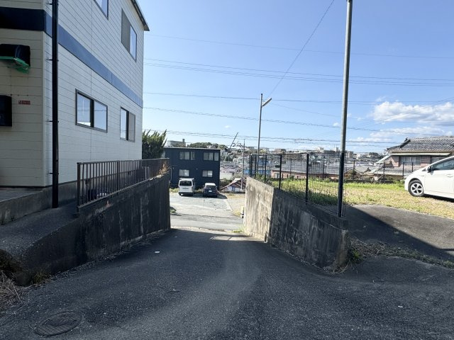 ハイツえんじ7の周辺|敷地から前面道路を撮影しました。