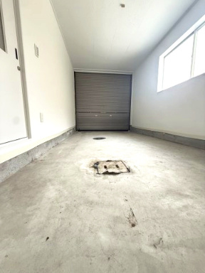 南上小阪　中古戸建の駐車場