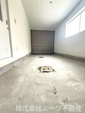 南上小阪　中古戸建　1580の駐車場