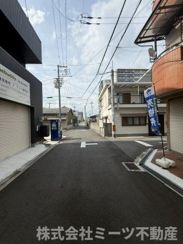 南上小阪　中古戸建　1580の前面道路含む現地写真