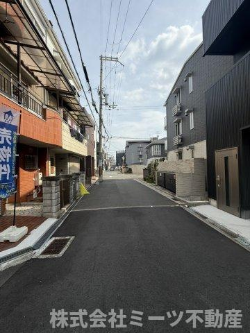 南上小阪　中古戸建　1580の前面道路含む現地写真