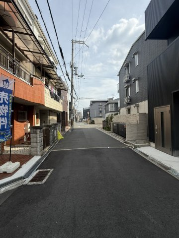 南上小阪　中古戸建の前面道路含む現地写真