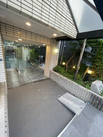 エクセル1のロビー