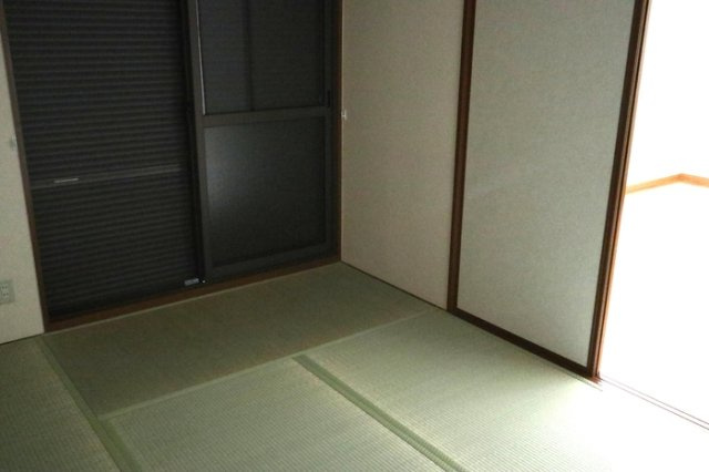 グレイスコート D棟の和室