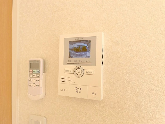 メゾン　すみれのセキュリティ|★不審者もシャットアウト、安心のTVモニター付ドアホン★