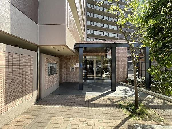 グランドメゾン四條畷のエントランス|■物件内覧・資金計画相談・住宅ローン相談、リフォーム相談、お問合せ受付中■
※当日・翌日のご内覧、ご相談はお電話でのお問合せがスムーズです！