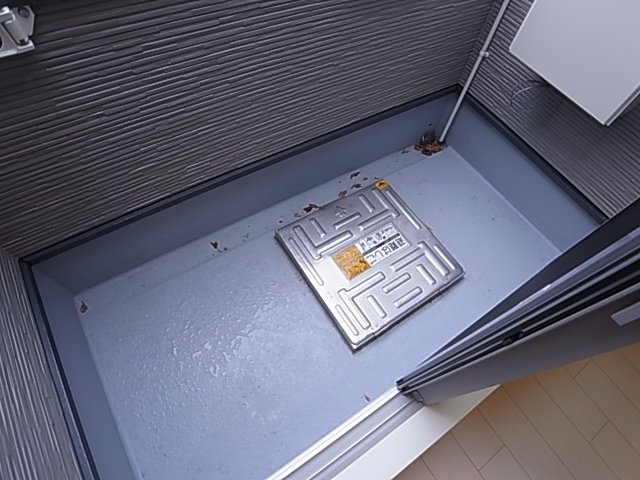神戸市長田区苅藻通１丁目のアパートのバルコニー