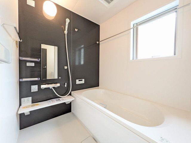 八王子市　館町　新築一戸建て　４期の浴室|～のびのびくつろげるバスルーム　１日の締めくくりに癒やしのバスタイムを～