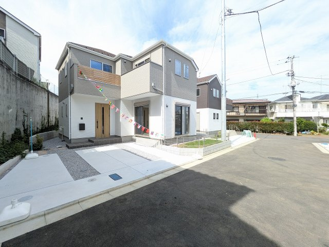 八王子市　館町　新築一戸建て　４期の前面道路含む現地写真|～東側5ｍ道路に面しています～