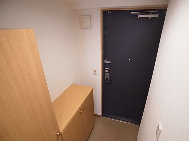 神戸市長田区若松町３丁目の賃貸マンションの玄関|シューズボックス付玄関