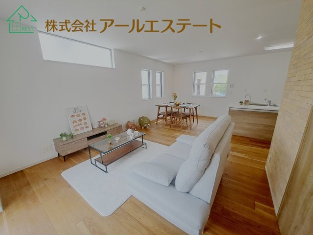 姫路市御立東1丁目　　中古戸建の居間・リビング