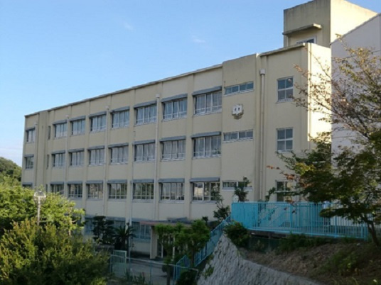 神戸市須磨区多井畑字筋替道のアパートの周辺|神戸市立高倉中学校