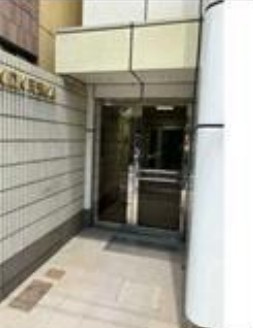 大阪市北区天神橋２丁目の店舗事務所のエントランス