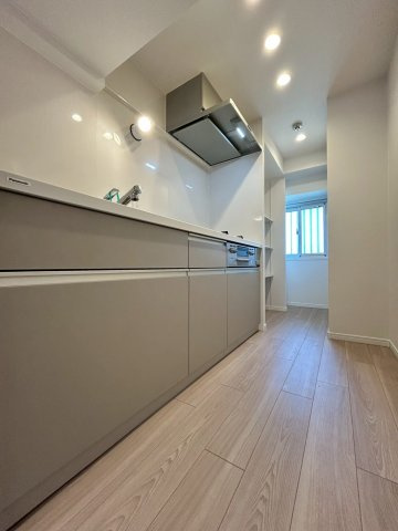 労住まきのハイツ一号棟のキッチン|広々キッチンでお料理の幅も広がります。