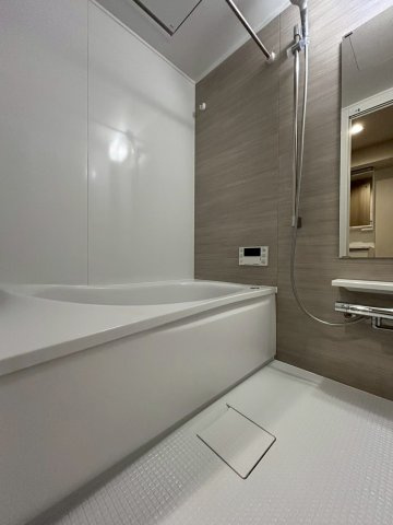 労住まきのハイツ一号棟の浴室|浴室はゆったりしており足を伸ばせます。