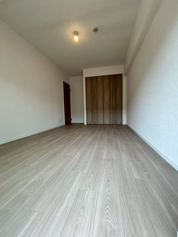 労住まきのハイツ一号棟の洋室|洋室は約7.5帖あります。