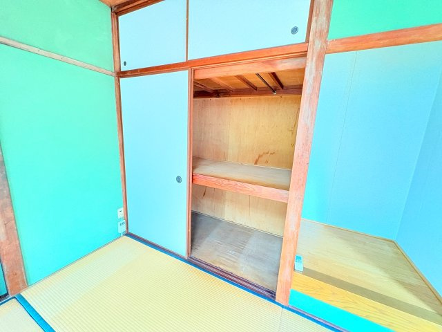 荒木町白口貸家の収納