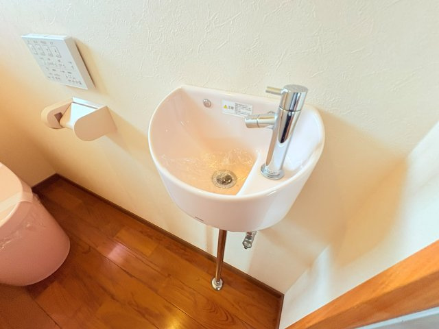 荒木町白口貸家のトイレ