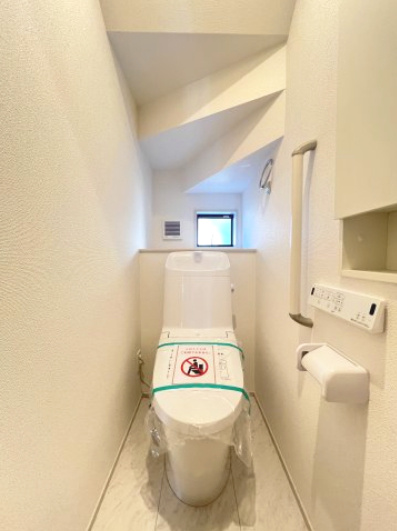 高浜市屋敷町2期　全4棟　2号棟のトイレ|１階トイレ