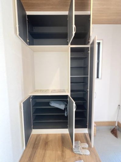 高浜市屋敷町2期　全4棟　2号棟の収納|シューズボックス