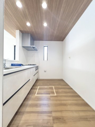 高浜市屋敷町2期　全4棟　2号棟のキッチン