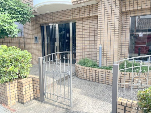 アメニティハイム　仲介手数料無料のエントランス