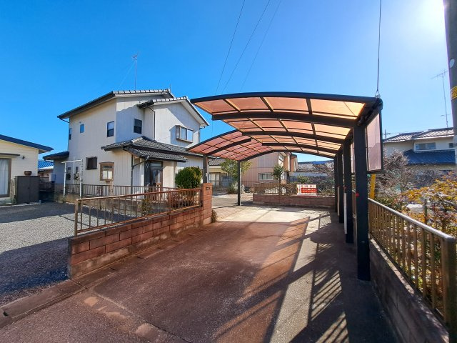 太田市市場町　中古住宅の前面道路含む現地写真|前面道路含む現地写真です