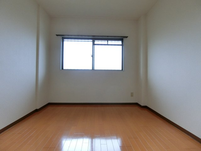シティパレス狭山の洋室