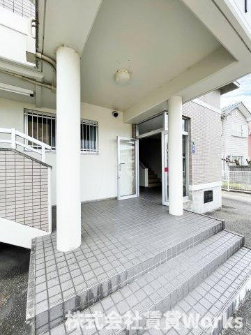 西原ハイツのロビー|ゆとりのあるロビーです