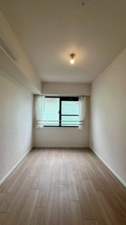 【洋室】 | サニークレスト宝塚 | 洋室