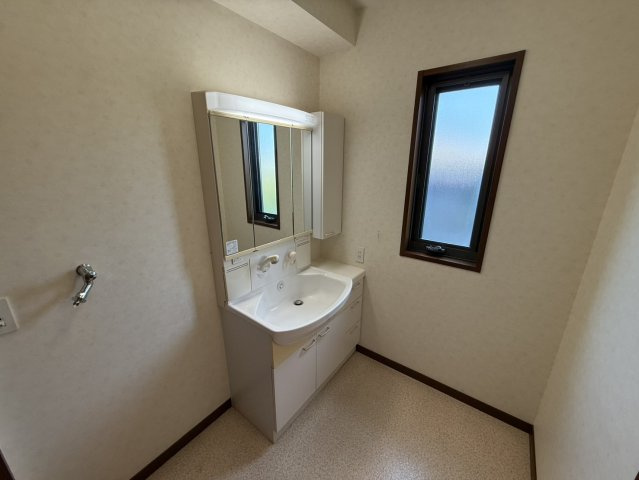 和歌山市内原・中古戸建・115823の洗面所