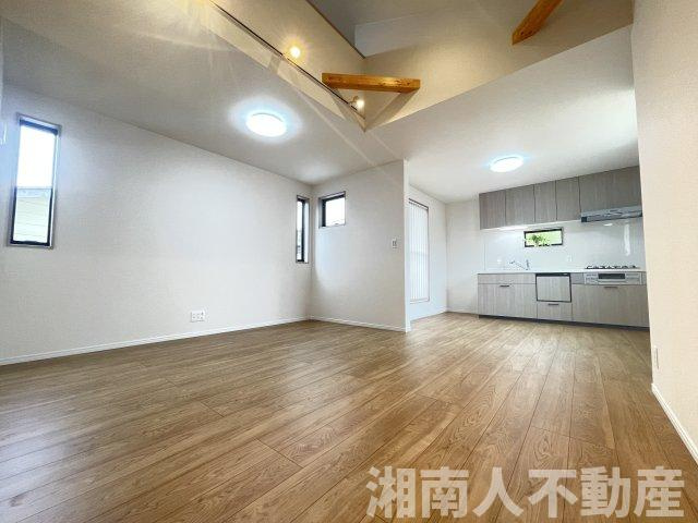 藤沢市下土棚３７３－７新築戸建の居間・リビング|リビングです